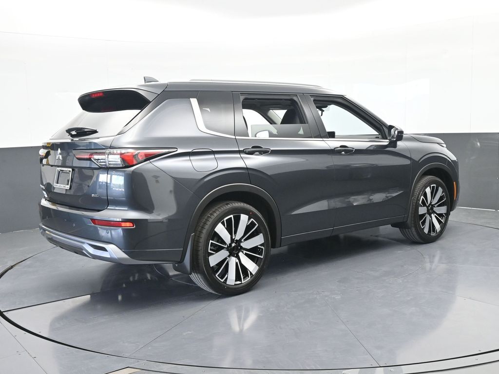New 2026 Gray Mitsubishi SEL image 6