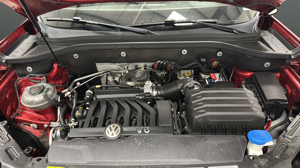 Used 2020 Red Metallic Volkswagen 3.6L V6 SEL image 27