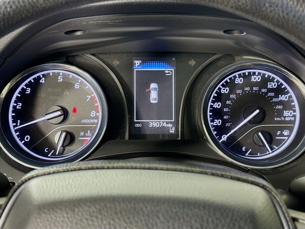 Thumbnail: 2019 Toyota Camry - 12