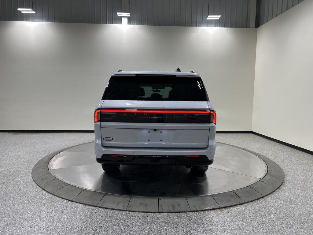new 2026 Lincoln Navigator L car, priced at $111,115