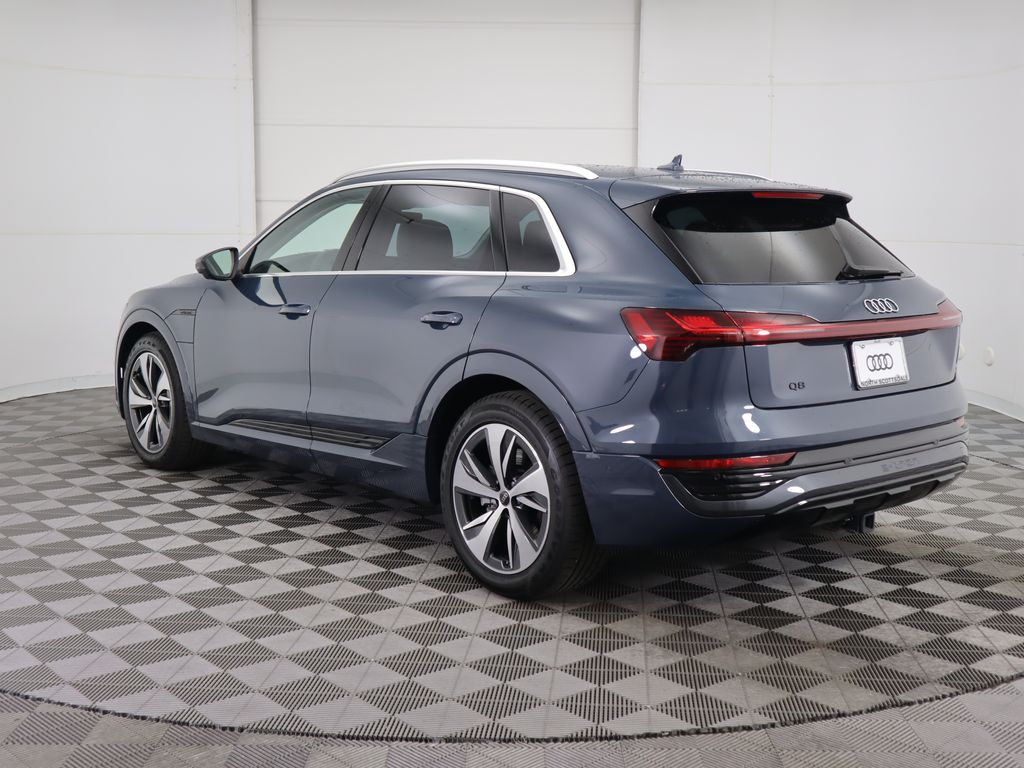 2024 Audi Q8 e-tron  7