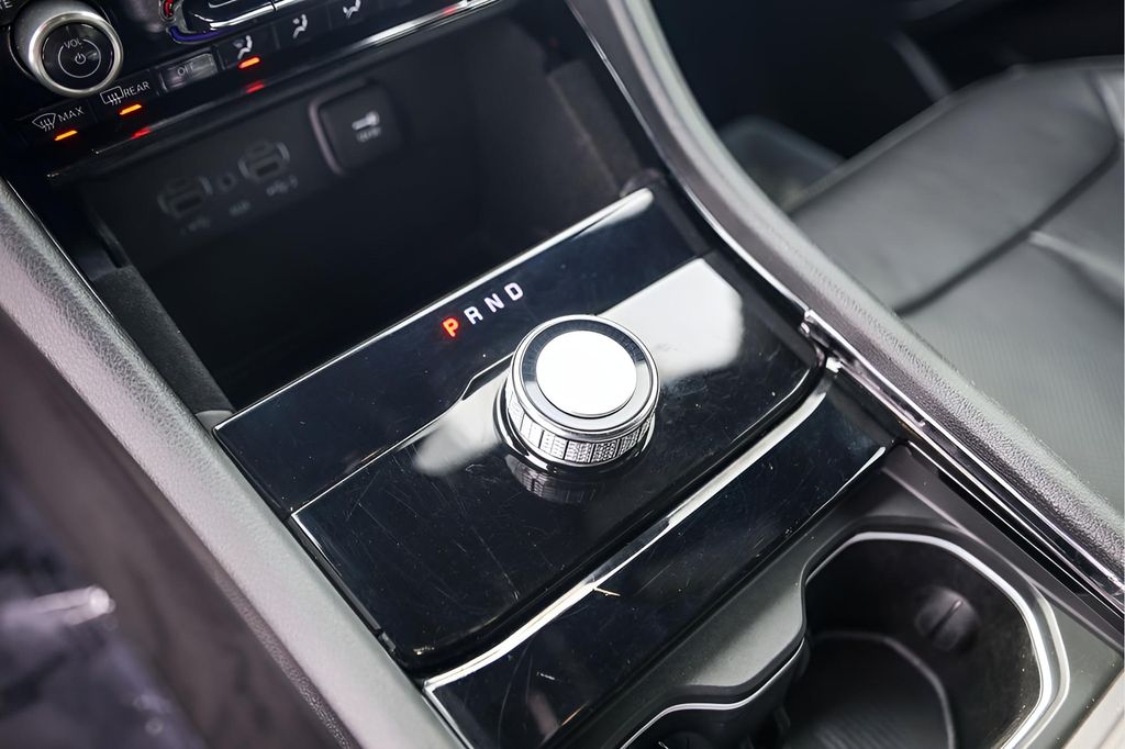 Used Car 2022 Jeep Grand Cherokee  Overland For Sale Under $35,000 In Austin, Texas