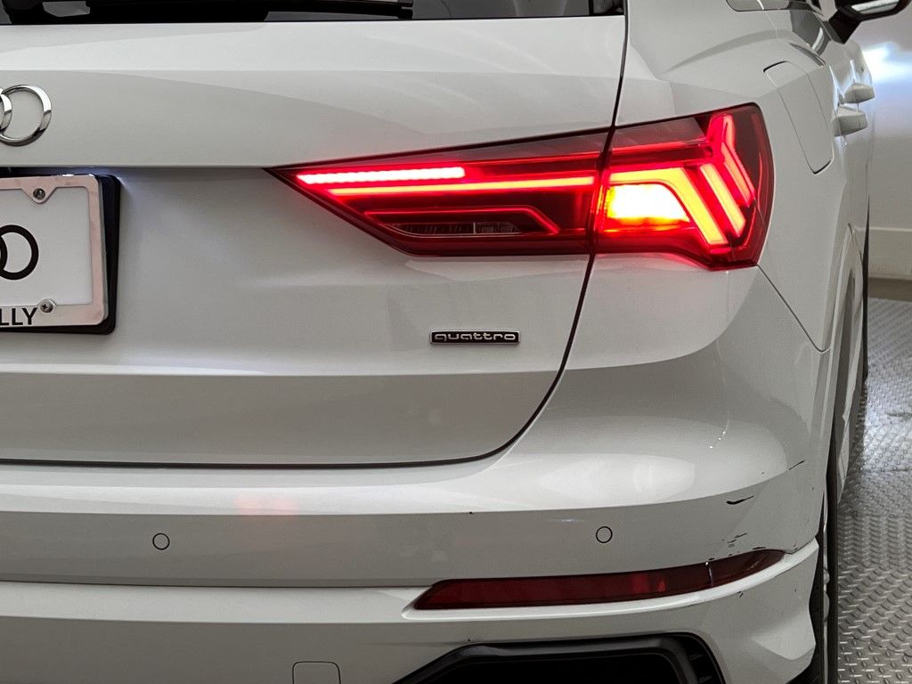 Thumbnail: 2022 Audi Q3 - 8