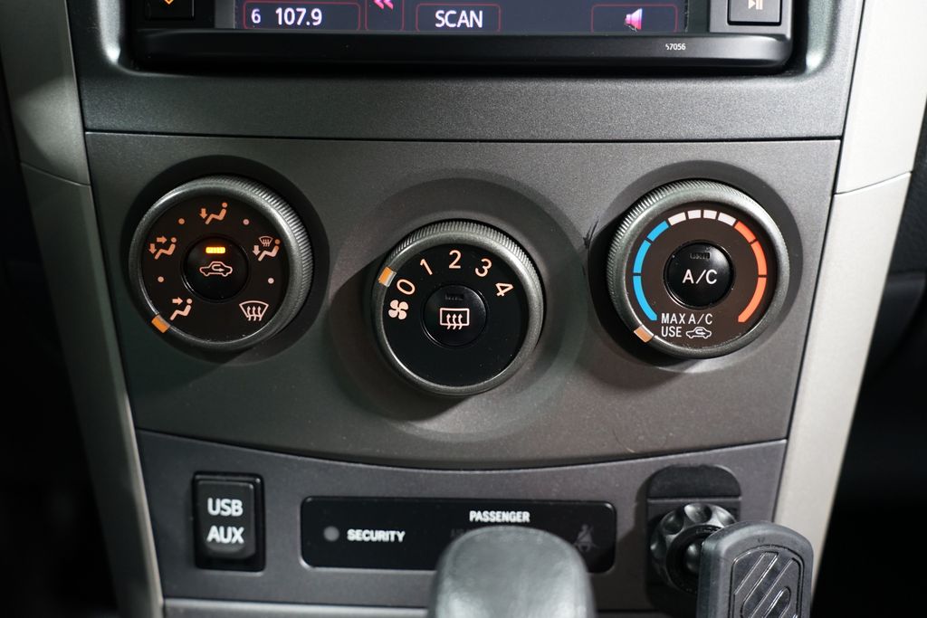 Thumbnail: 2013 Toyota Corolla - 17