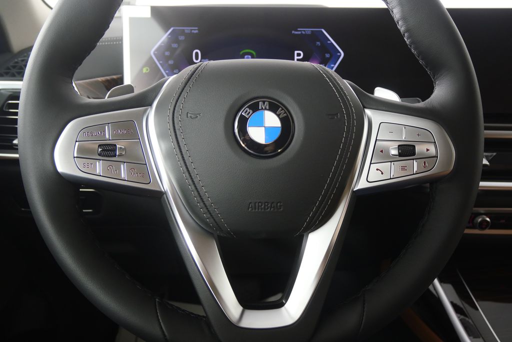 Thumbnail: 2026 BMW X7 - 22