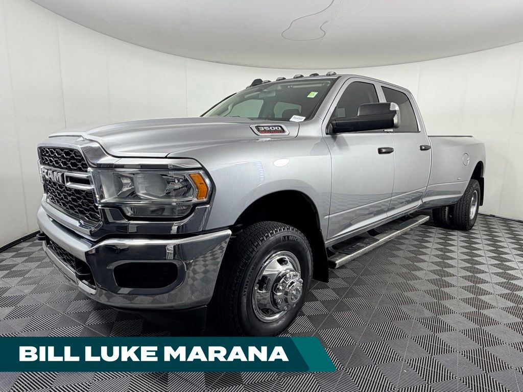 2019 RAM 3500 Tradesman Crew Cab LB DRW 4WD