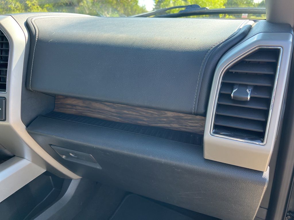 2020 Ford F-150 Lariat 26