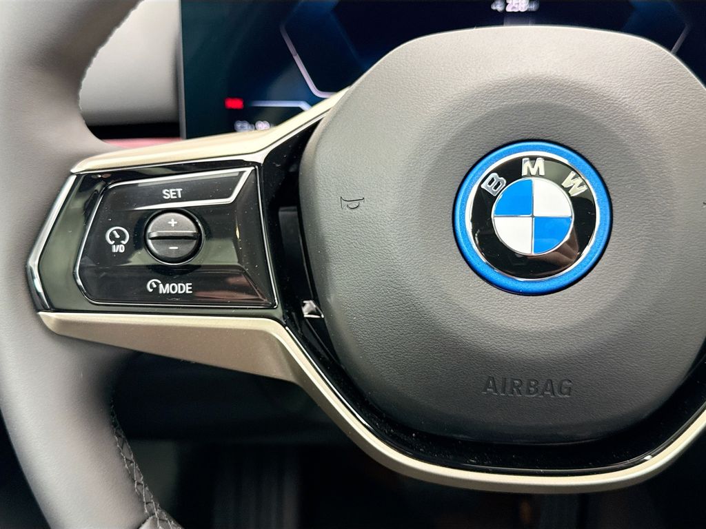 Thumbnail: 2026 BMW i5 - 11