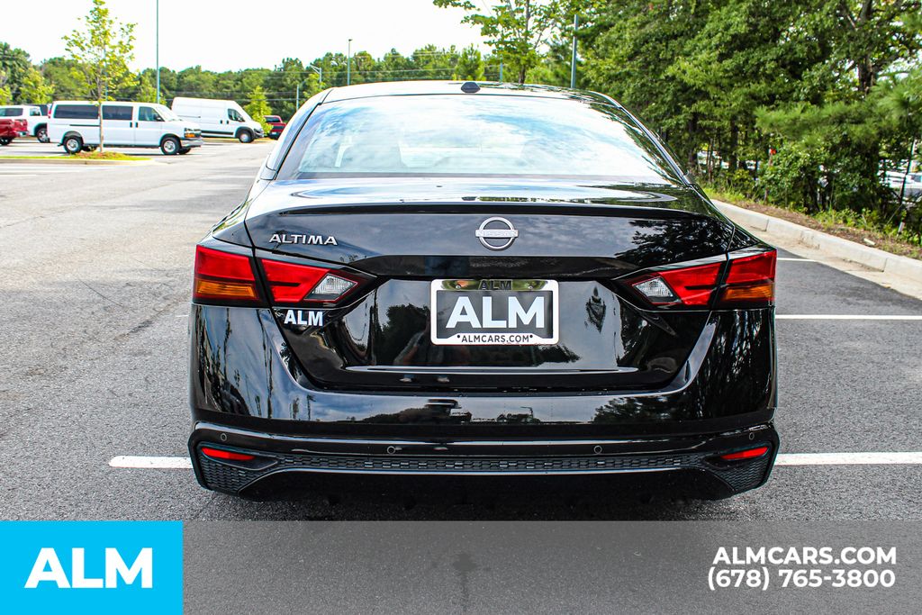 Used 2025 Black Nissan 2.5 SV image 10