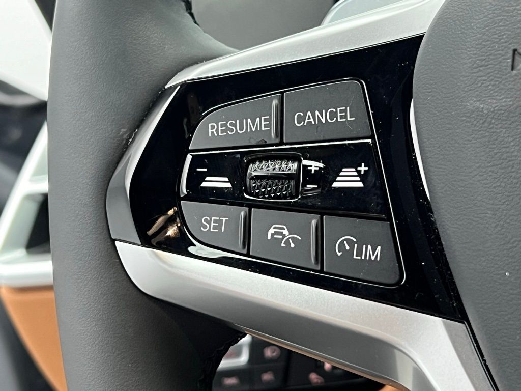 Thumbnail: 2025 BMW 3 Series - 19