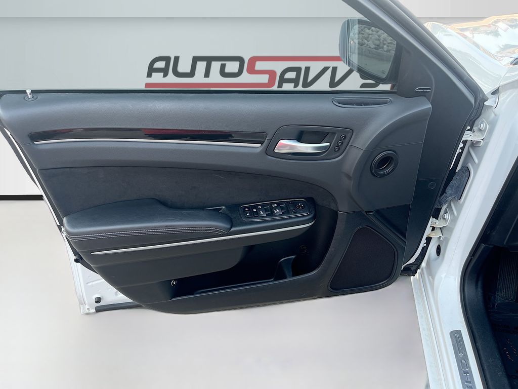 Used 2023 White Chrysler C image 18