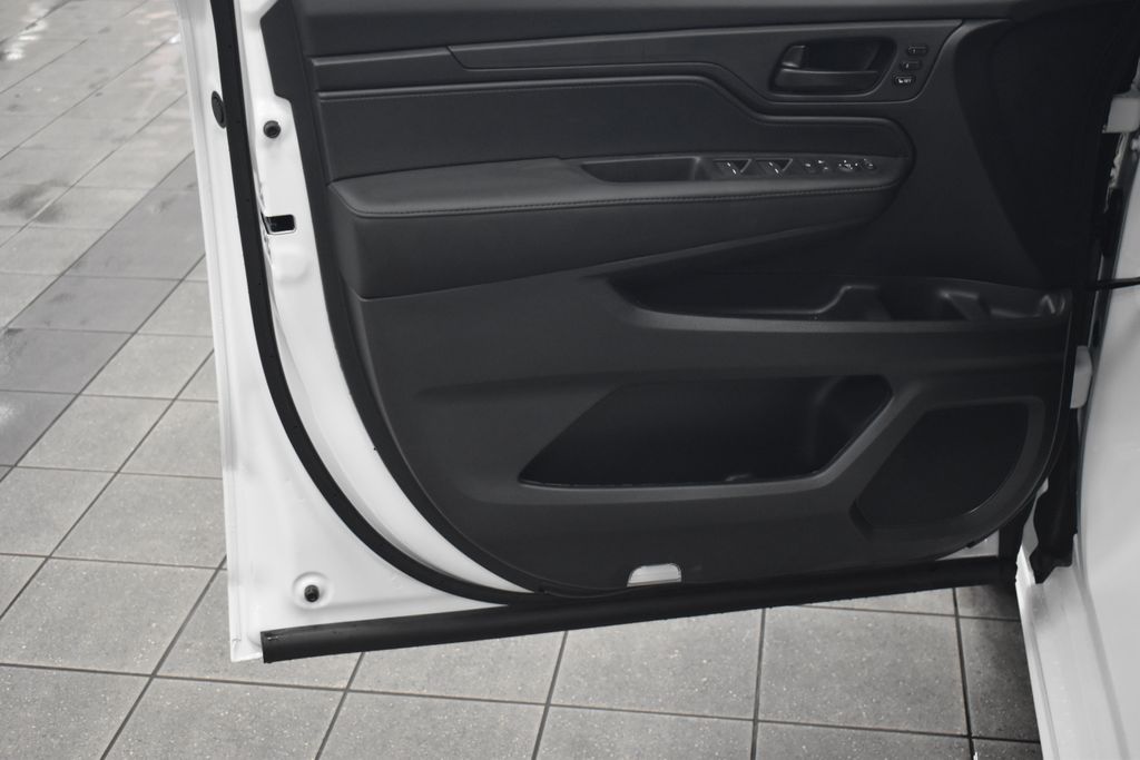 Thumbnail: 2026 Honda Odyssey - 8