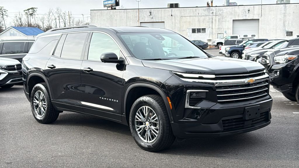 2024 Chevrolet Traverse LT FWD
