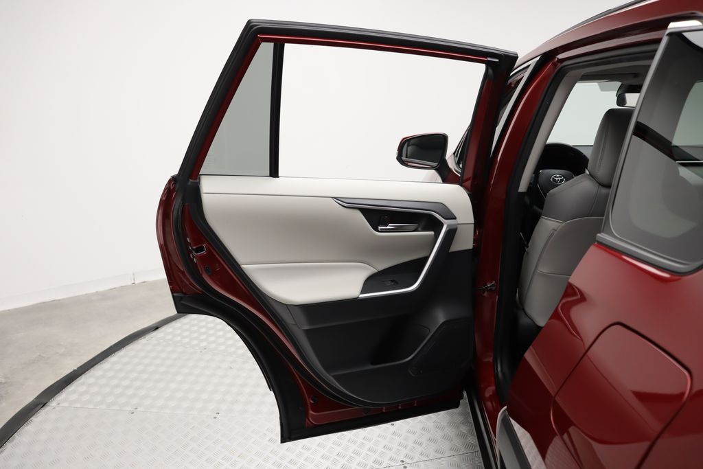 2023 Toyota RAV4 XLE Premium 21