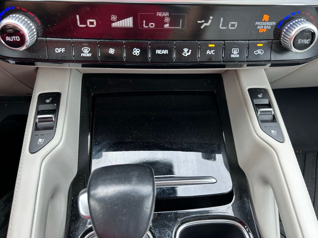 Thumbnail: 2022 Kia Telluride - 30