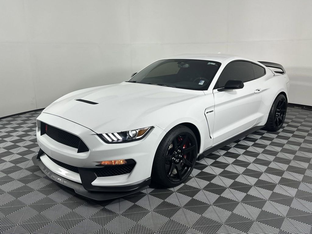 2020 Ford Mustang Shelby GT350R 3