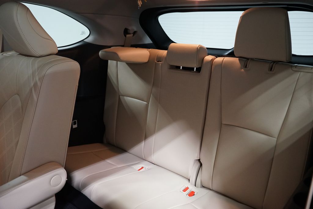 Thumbnail: 2021 Toyota Highlander - 32
