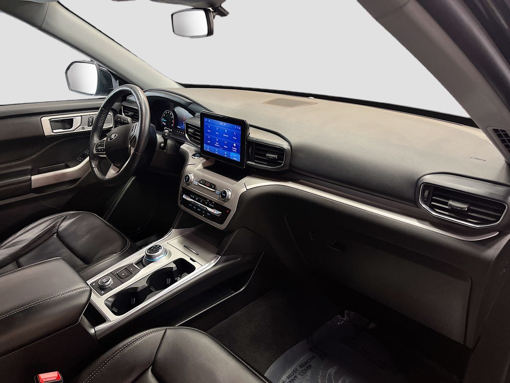 Used 2023 Black Metallic Ford XLT image 30