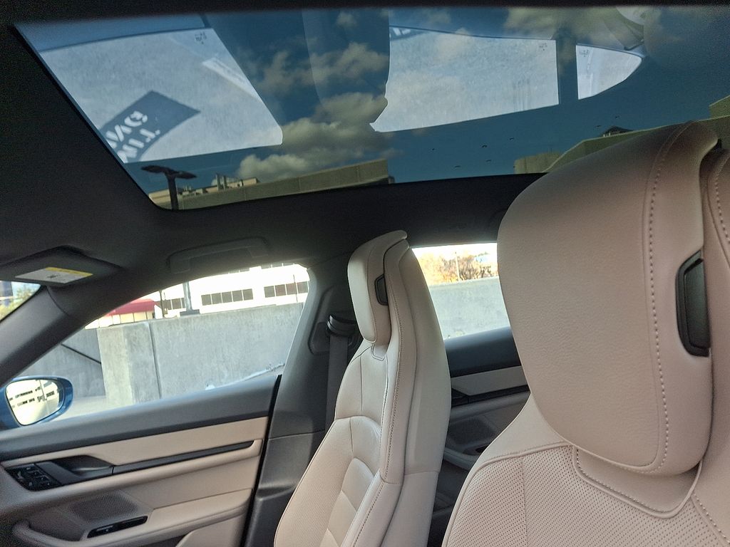 Thumbnail: 2021 Porsche Taycan - 16