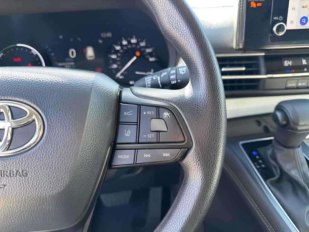 Used Car 2025 Toyota Sienna  Le For Sale Under $50,000 In Austin, Texas