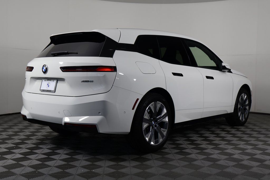 Thumbnail: 2026 BMW iX - 2