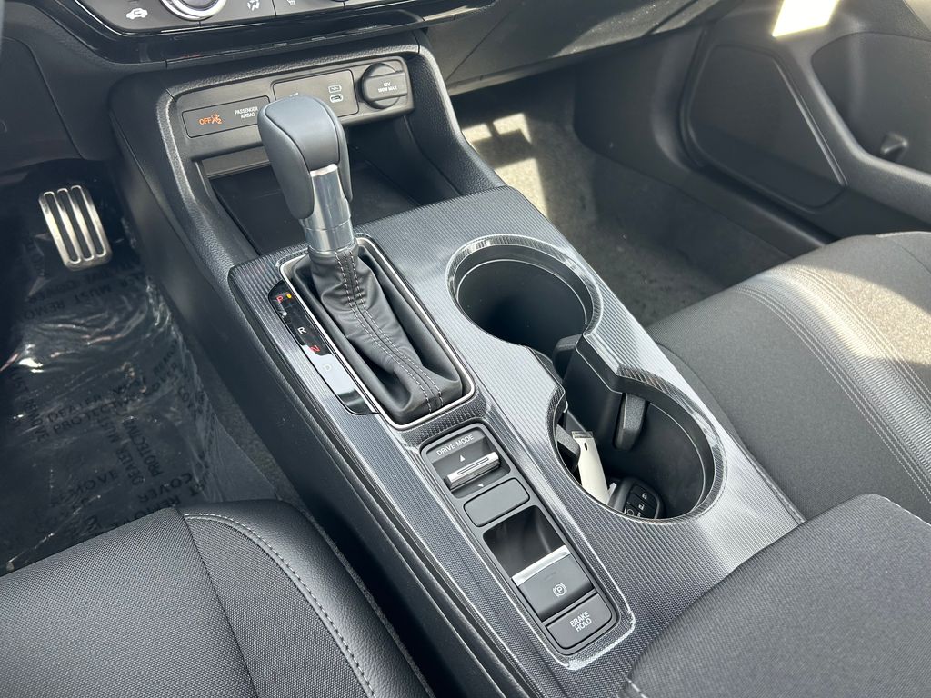 2025 Honda Civic Sport 32