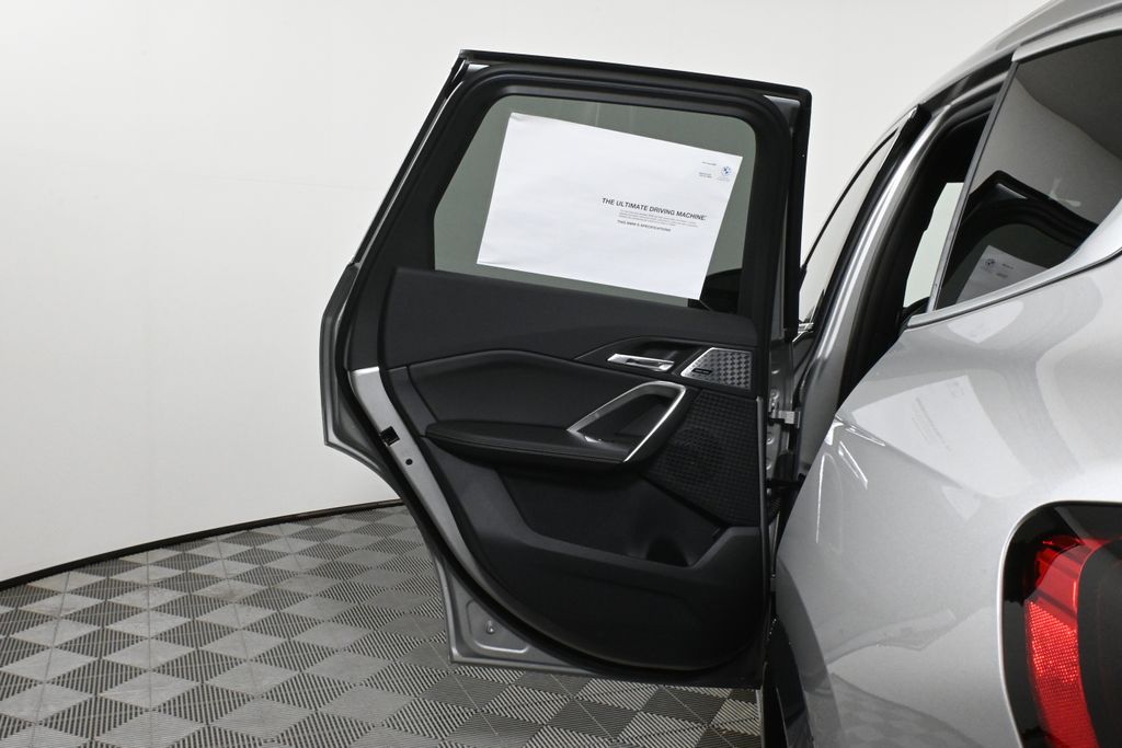 2025 BMW X1 xDrive28i 32