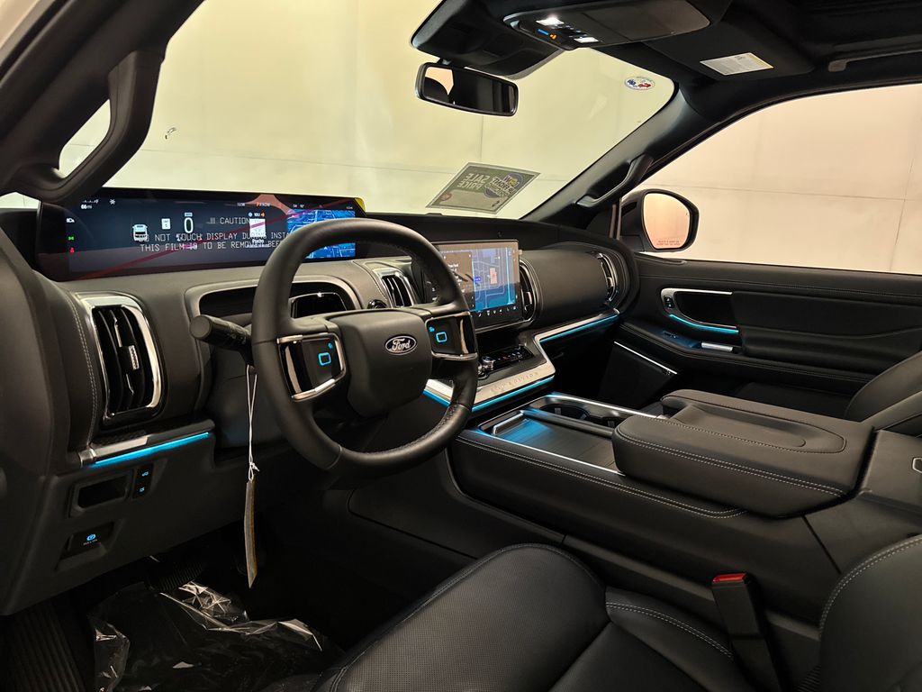 New 2027 White Ford Platinum image 4