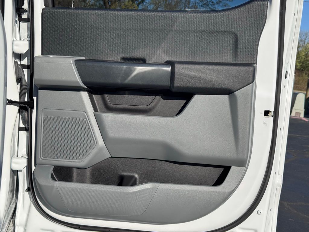 FordF-150 Lightning26