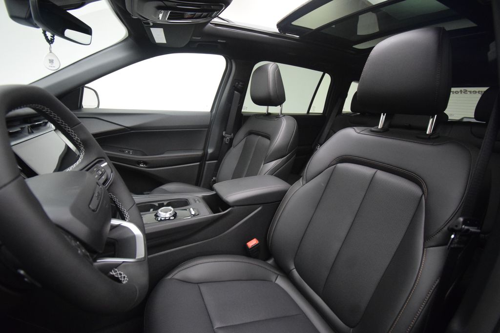 new 2026 Jeep Cherokee car, priced at $41,023