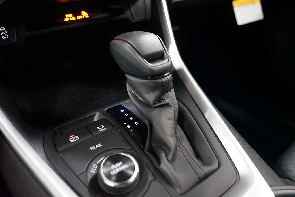 Thumbnail: 2025 Toyota RAV4 - 21