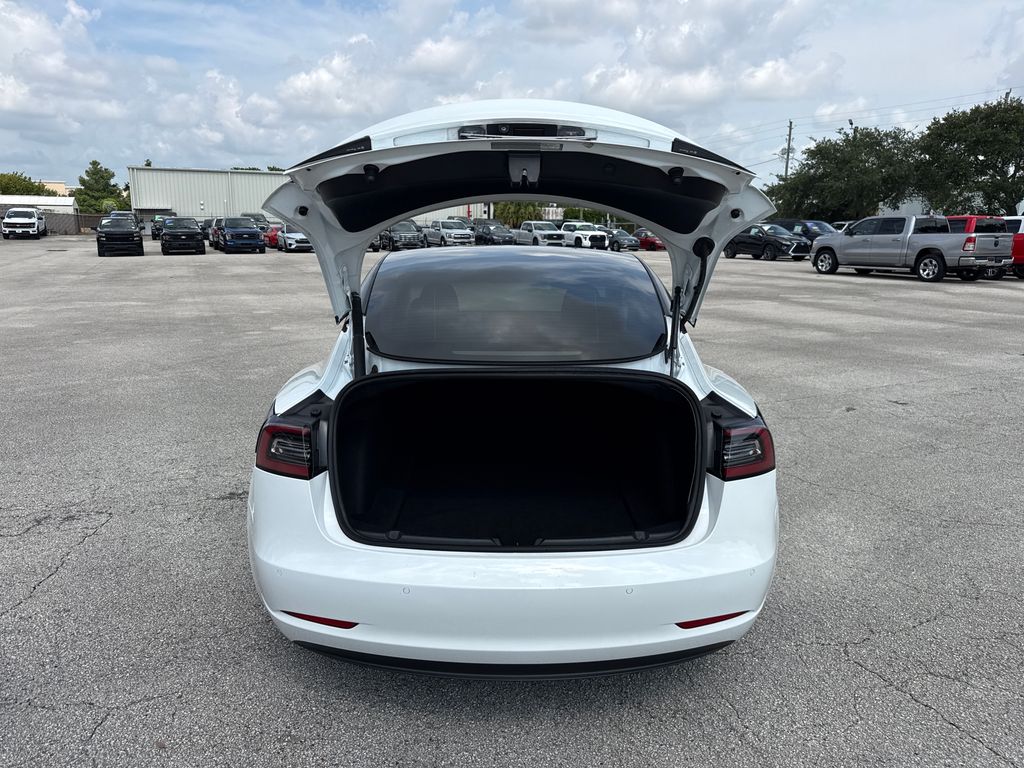Used 2021  Tesla Long Range image 26