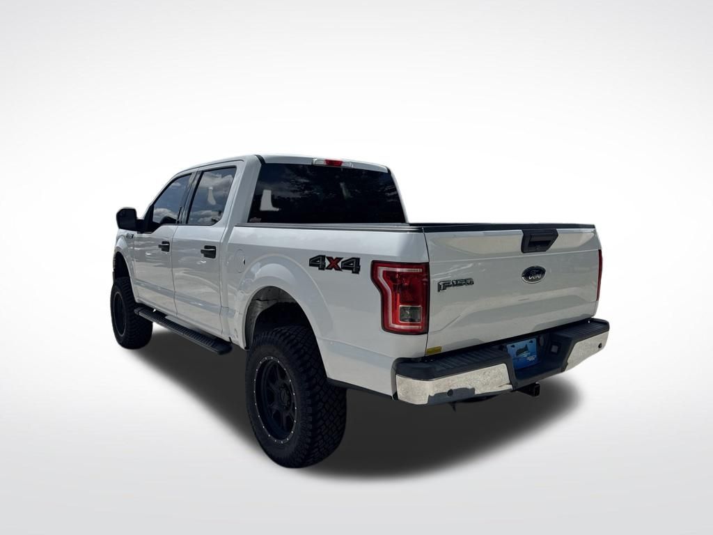 Used 2017 White Ford XLT image 6
