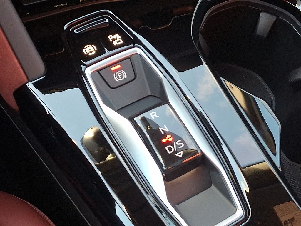 Thumbnail: 2025 Audi SQ5 - 7