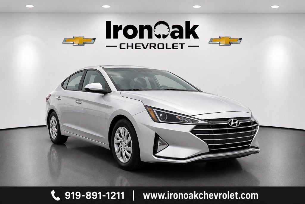 Symphony Silver 2019 Hyundai Elantra SE FWD Sedan Front-Wheel Drive 6-Speed Automatic