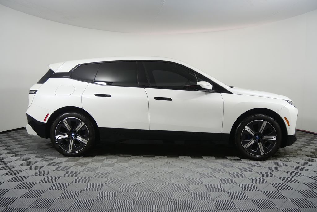 Thumbnail: 2023 BMW iX - 2