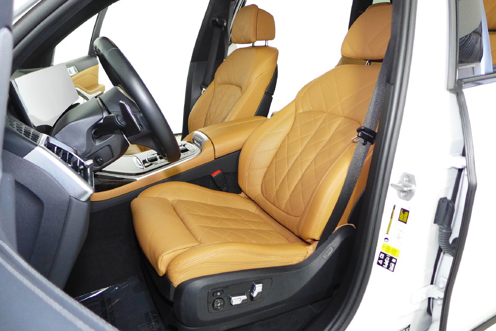 Thumbnail: 2024 BMW X7 - 23
