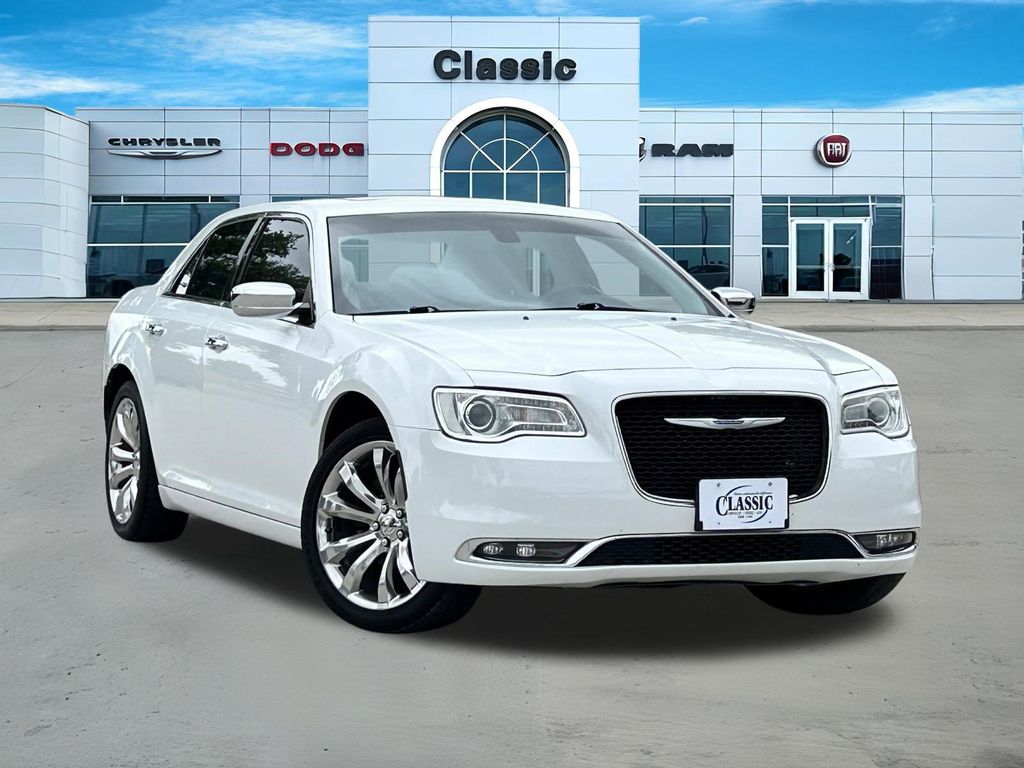 Bright White Clearcoat 2019 Chrysler 300 Limited RWD Sedan Rear-Wheel Drive 8-Speed Automatic