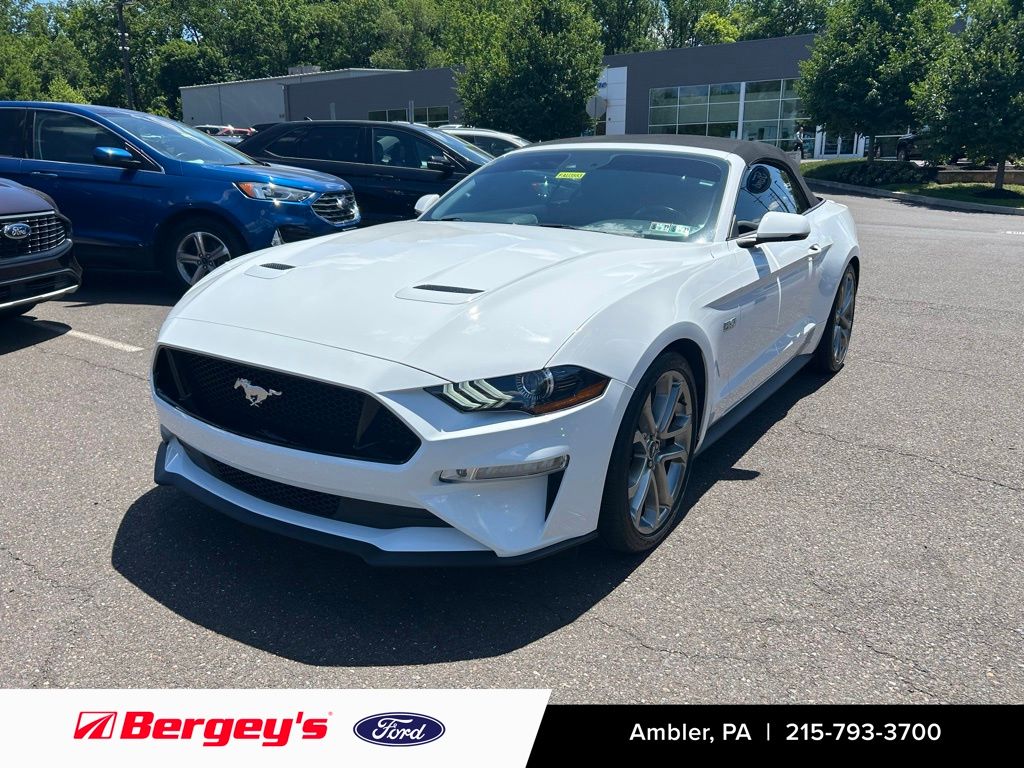 Oxford White 2018 Ford Mustang Convertible Rear-Wheel Drive 10-Speed Automatic