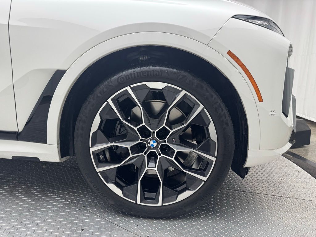 2023 BMW X7 xDrive40i 16