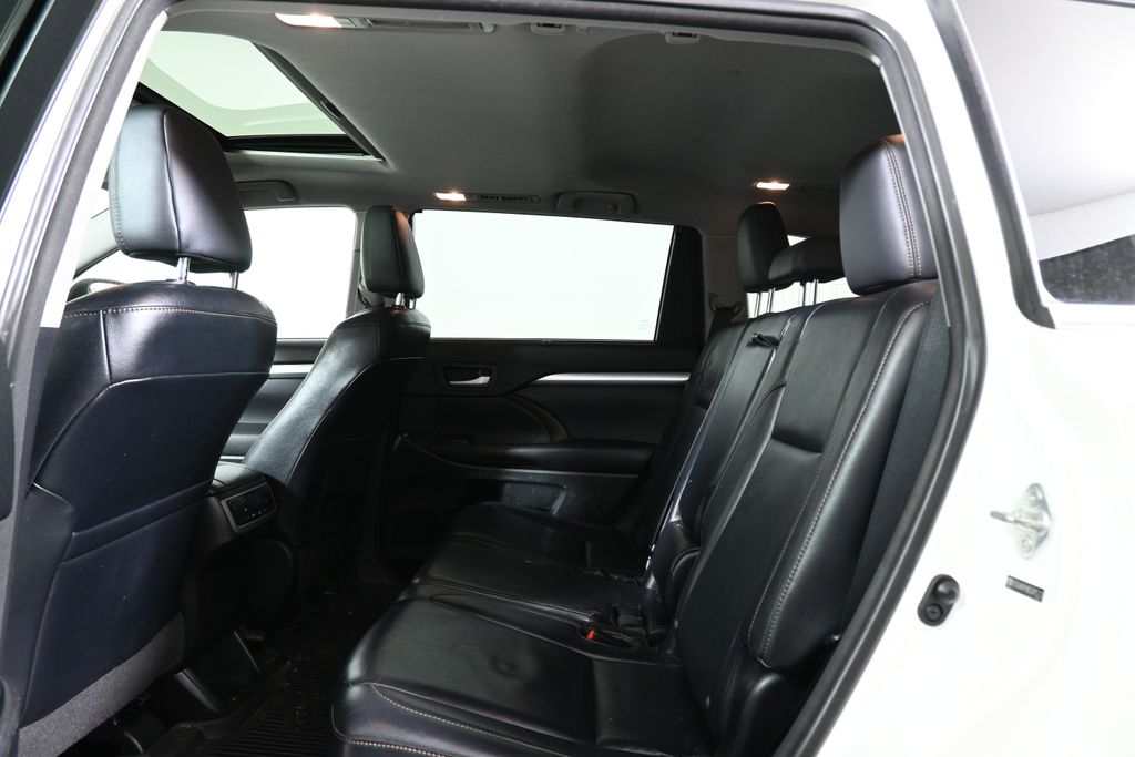 Thumbnail: 2014 Toyota Highlander - 7