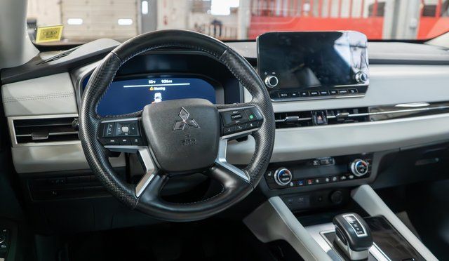 2024 Mitsubishi Outlander SEL Platinum Edition Black at Auto Express Mitsubishi