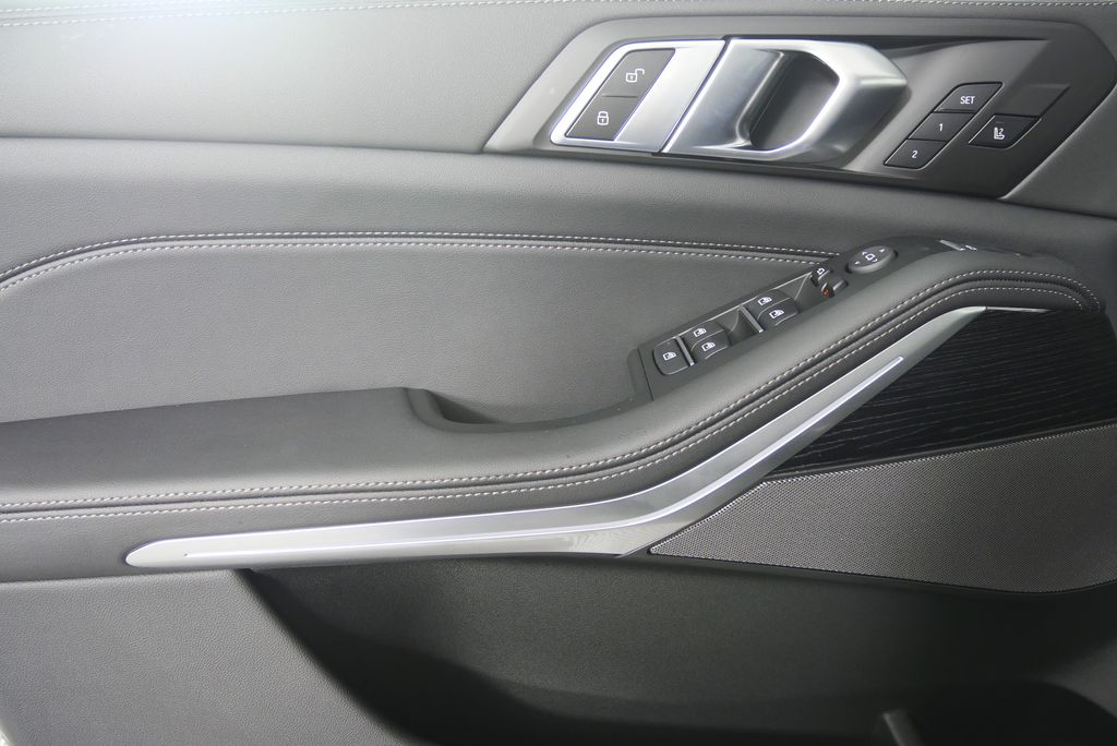 2026 BMW X5 xDrive40i 9