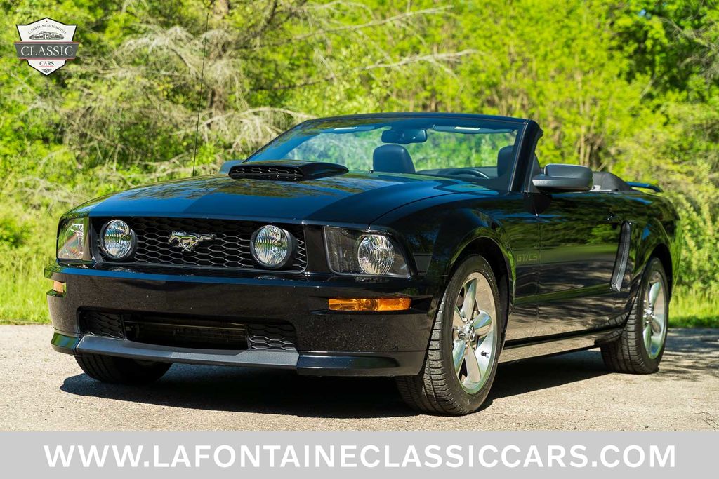 2007 Ford Mustang 24