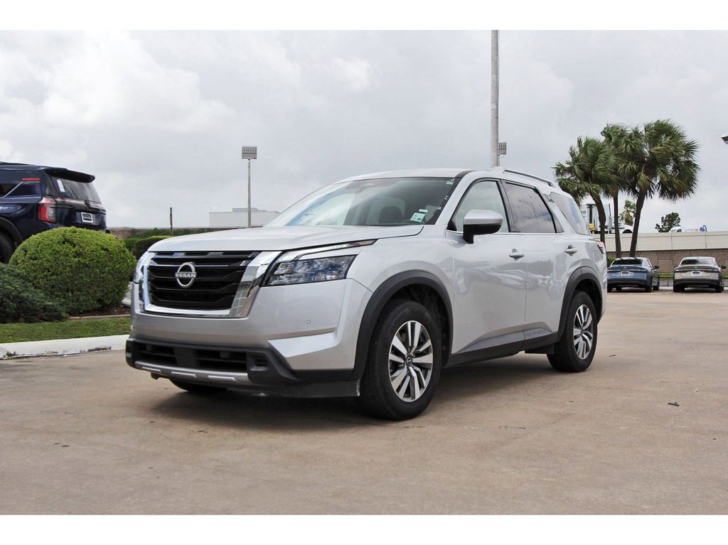 2025 Nissan Pathfinder SL - 1