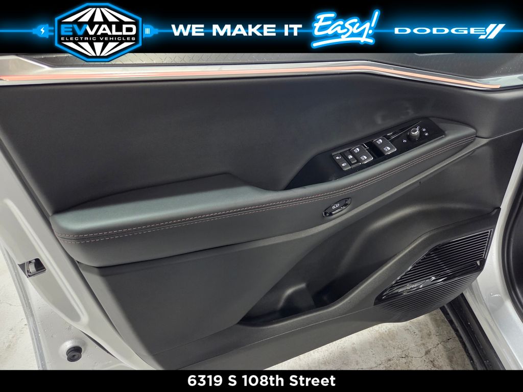 2025 Jeep Wagoneer S Limited photo