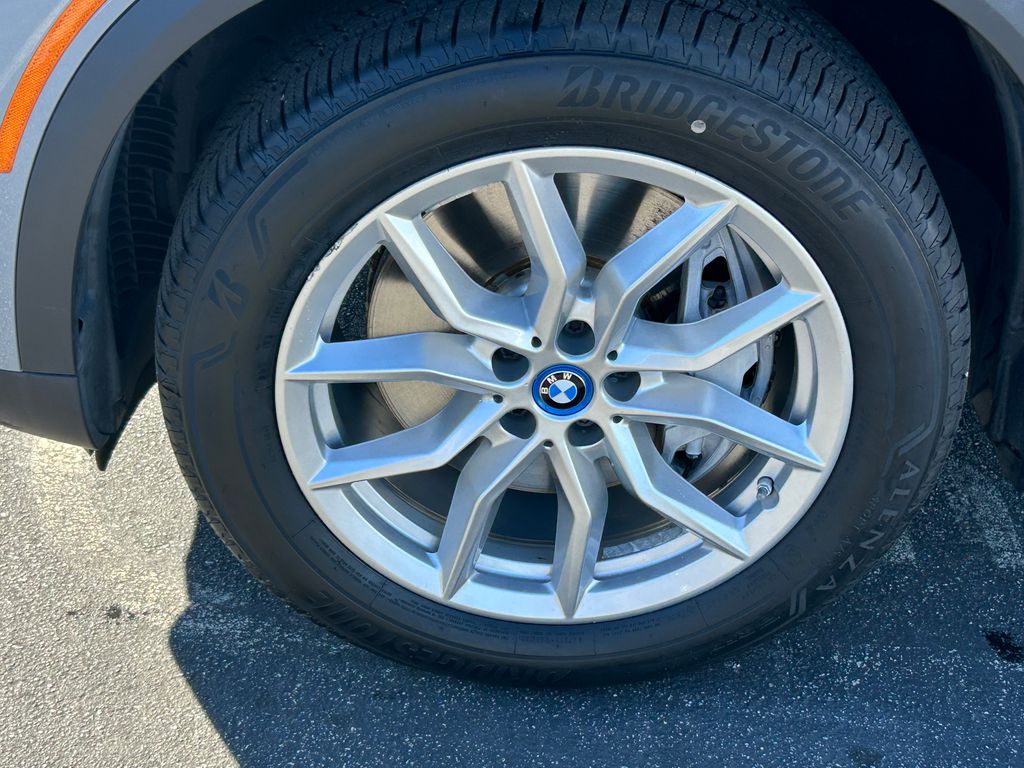 Thumbnail: 2023 BMW X5 - 9