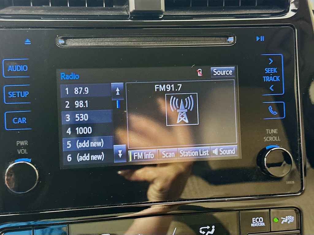 Thumbnail: 2017 Toyota Prius - 14