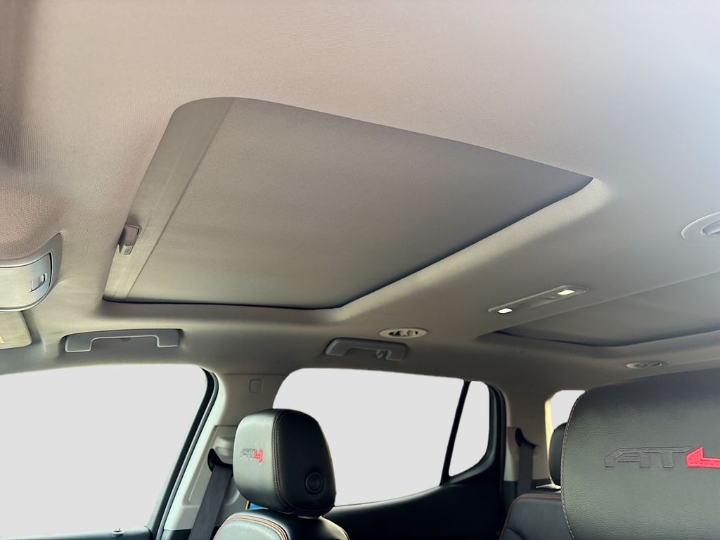 Used 2023 White GMC AT4 image 23