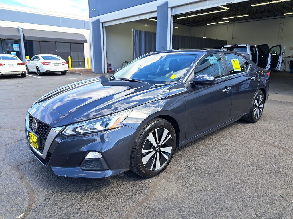 2022 Nissan Altima 2.5 SV FWD